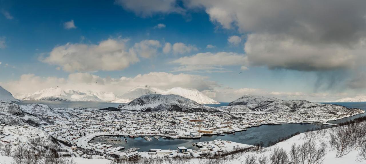 Pa Hjornet Gjestehus Skjervoy Exterior foto